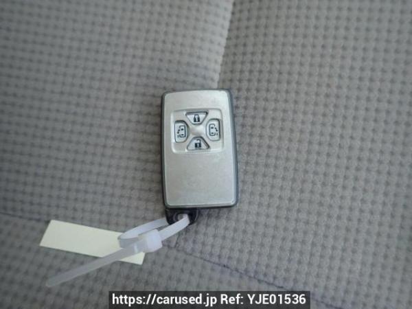 Used 2009 AT toyota noah ZRR70G Image[28]