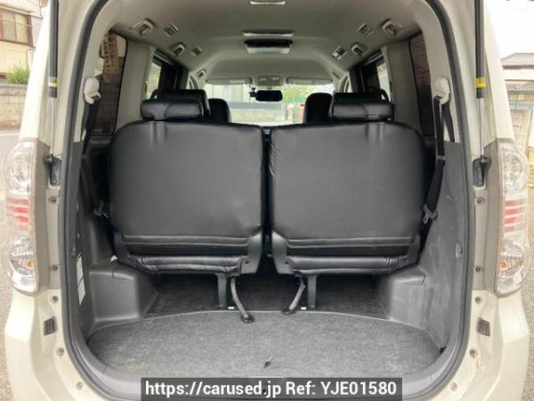 Used 2010 AT toyota voxy ZRR70W Image[6]