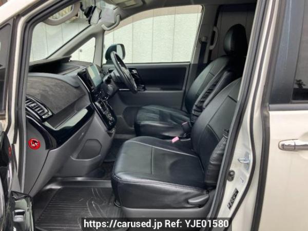 Used 2010 AT toyota voxy ZRR70W Image[10]