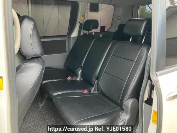 Used 2010 AT toyota voxy ZRR70W Image[12]