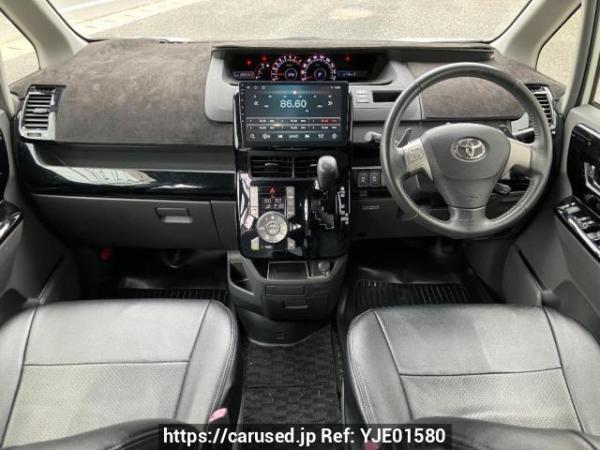 Used 2010 AT toyota voxy ZRR70W Image[14]