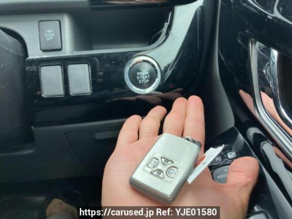 Used 2010 AT toyota voxy ZRR70W Image[17]