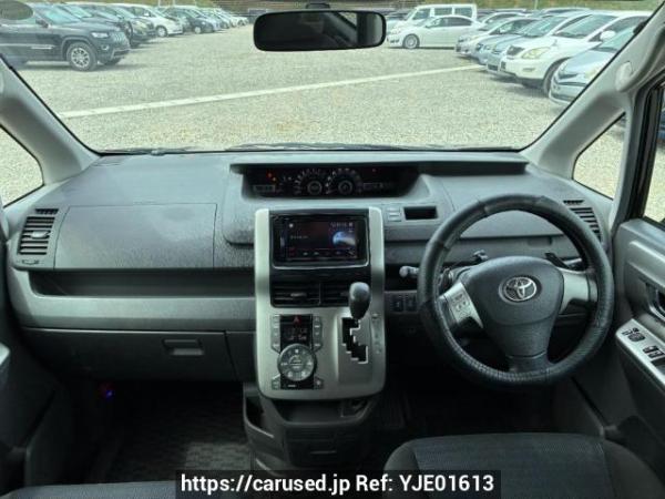 Used 2009 AT toyota voxy ZRR70W Image[9]