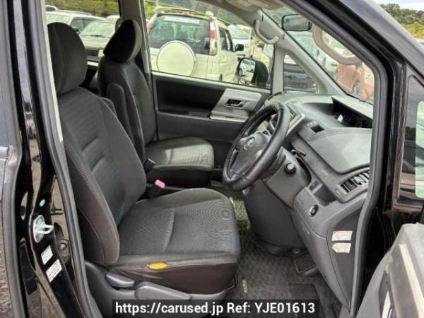 Used 2009 AT toyota voxy ZRR70W Image[10]