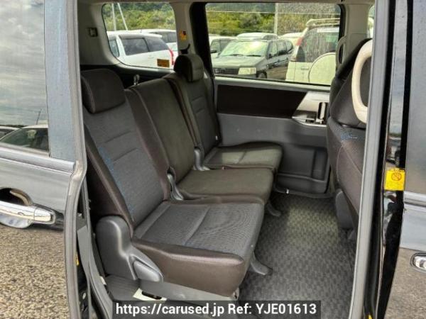 Used 2009 AT toyota voxy ZRR70W Image[12]