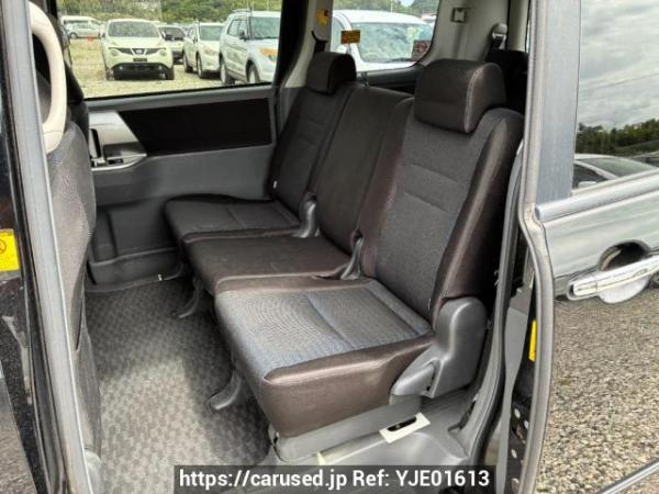 Used 2009 AT toyota voxy ZRR70W Image[13]