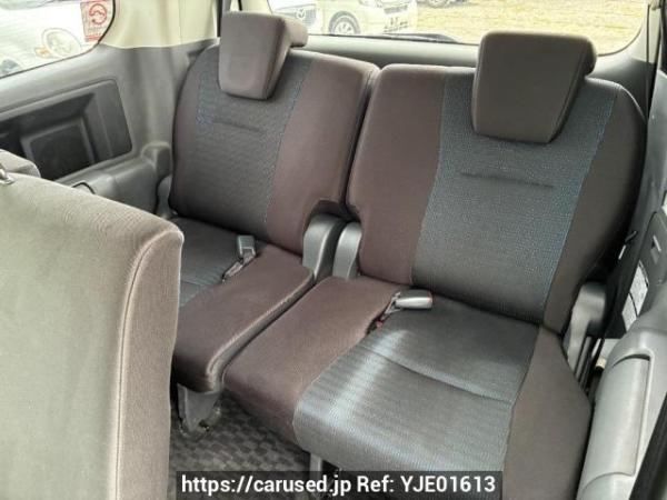 Used 2009 AT toyota voxy ZRR70W Image[14]
