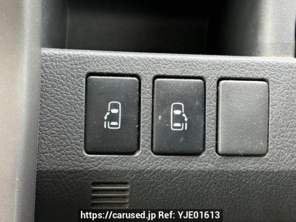 Used 2009 AT toyota voxy ZRR70W Image[19]