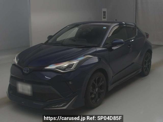 Buy Used 2021 Toyota C-HR ZYX11 (SP04D85F) - Carused.jp