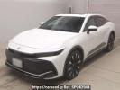 Toyota Crown Crossover TZSH35