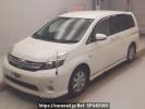 Toyota Isis ZGM10W