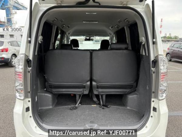 Used 2008 AT toyota voxy ZRR70W Image[8]