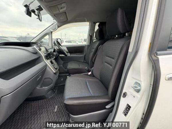 Used 2008 AT toyota voxy ZRR70W Image[13]