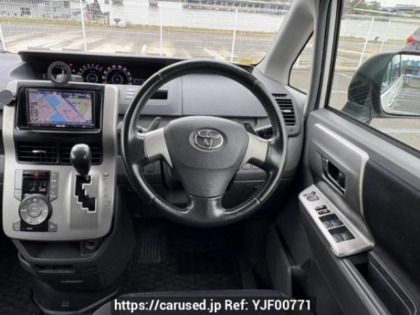 Used 2008 AT toyota voxy ZRR70W Image[20]