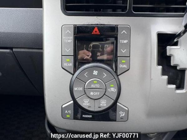 Used 2008 AT toyota voxy ZRR70W Image[23]