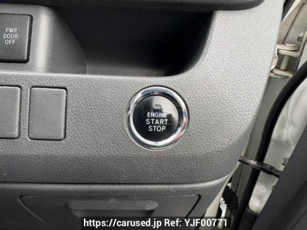 Used 2008 AT toyota voxy ZRR70W Image[27]