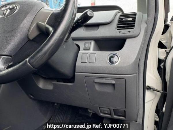 Used 2008 AT toyota voxy ZRR70W Image[28]