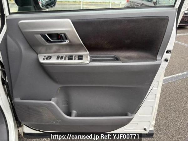 Used 2008 AT toyota voxy ZRR70W Image[29]
