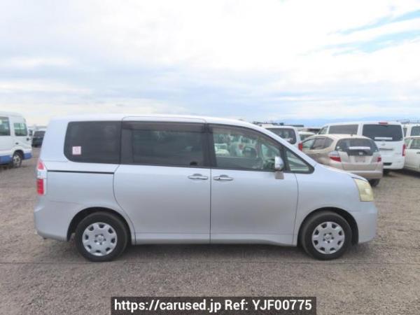 Used 2009 AT toyota noah ZRR70G Image[7]