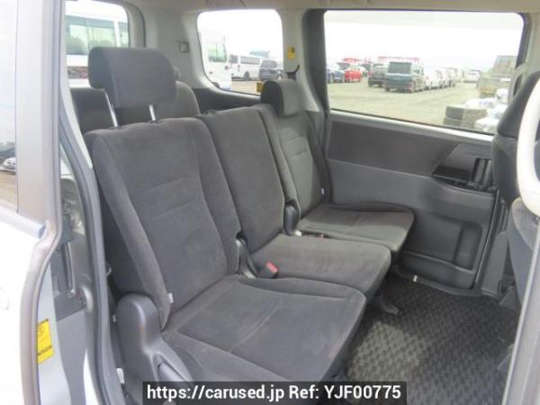 Used 2009 AT toyota noah ZRR70G Image[18]