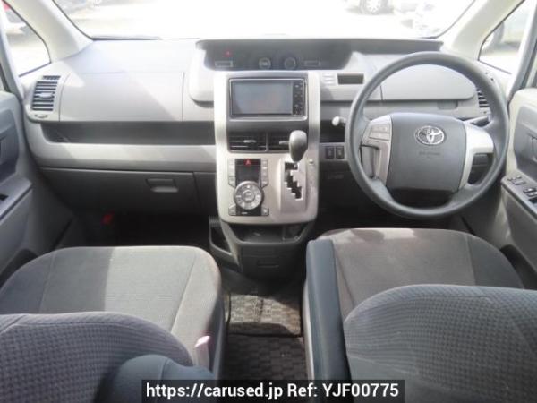 Used 2009 AT toyota noah ZRR70G Image[23]
