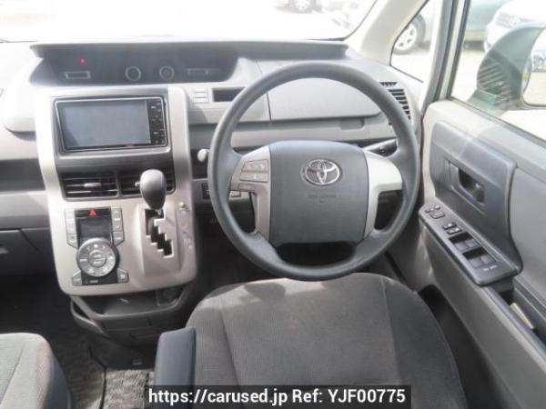 Used 2009 AT toyota noah ZRR70G Image[25]