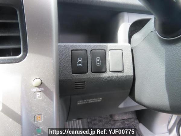 Used 2009 AT toyota noah ZRR70G Image[32]