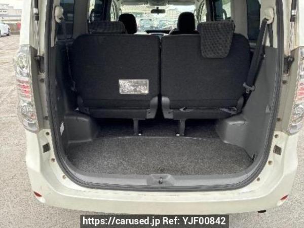 Used 2007 AT toyota voxy ZRR70G Image[8]