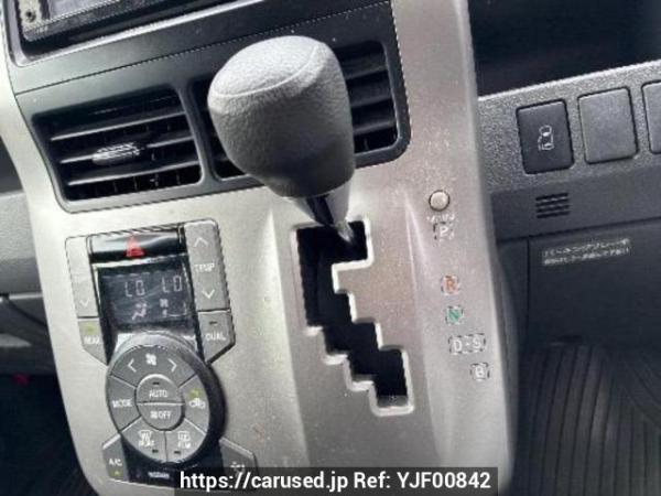 Used 2007 AT toyota voxy ZRR70G Image[22]