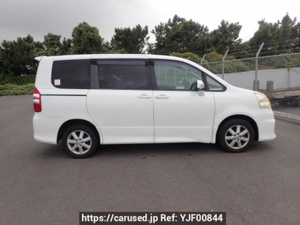 Used 2010 AT toyota noah ZRR75W Image[7]