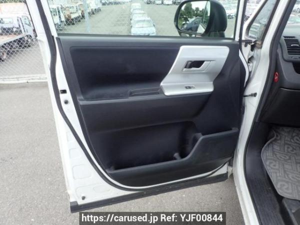 Used 2010 AT toyota noah ZRR75W Image[13]