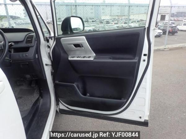 Used 2010 AT toyota noah ZRR75W Image[14]