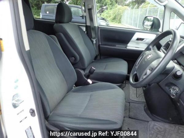 Used 2010 AT toyota noah ZRR75W Image[15]