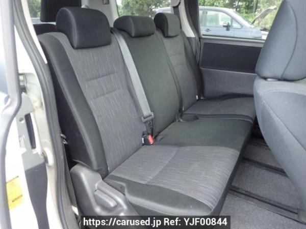 Used 2010 AT toyota noah ZRR75W Image[17]