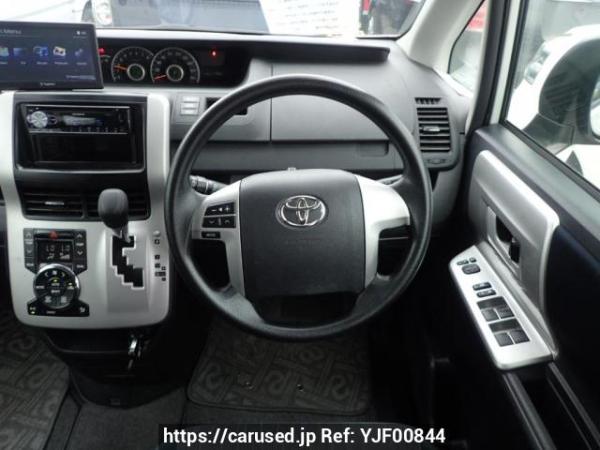 Used 2010 AT toyota noah ZRR75W Image[24]