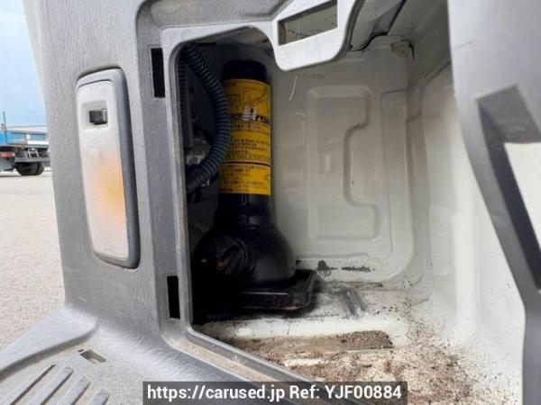 Used 2005 AT toyota hiace-van KDH205K Image[44]