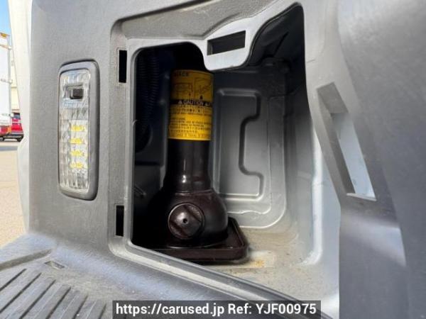 Used 2005 AT toyota hiace-van TRH200V Image[44]