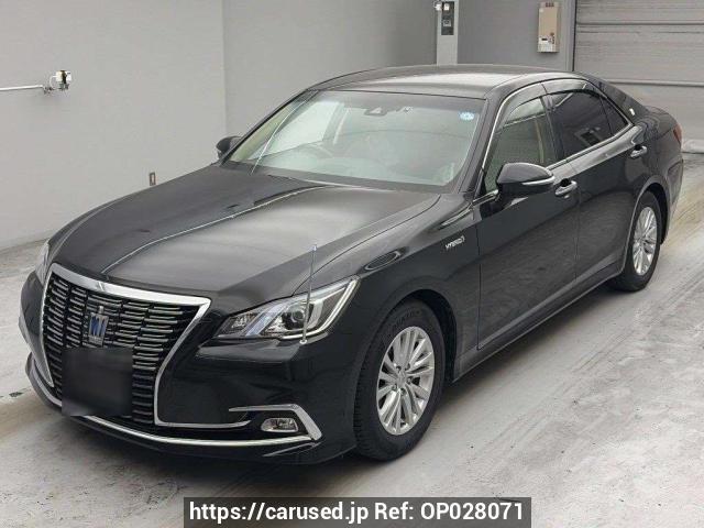 2018 Toyota Crown Hybrid AWS210