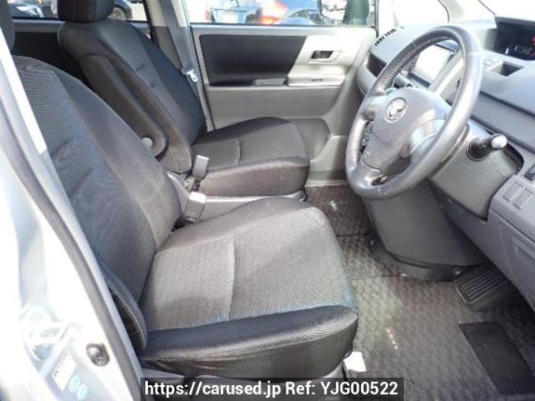 Used 2007 AT toyota voxy ZRR70W Image[9]