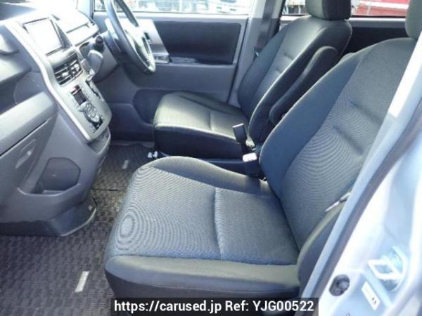 Used 2007 AT toyota voxy ZRR70W Image[10]