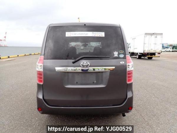 Used 2008 AT toyota noah ZRR70G Image[5]
