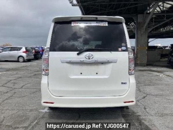Used 2009 AT toyota voxy ZRR70W Image[5]