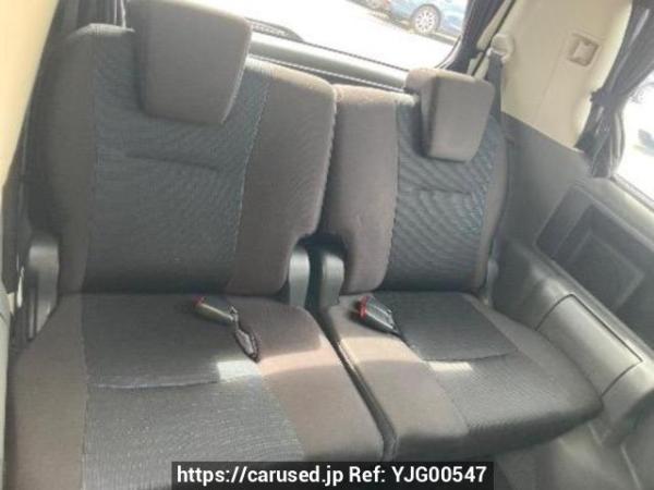 Used 2009 AT toyota voxy ZRR70W Image[15]