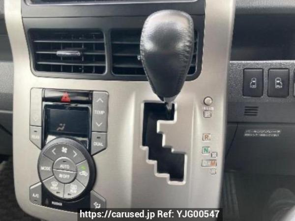 Used 2009 AT toyota voxy ZRR70W Image[25]