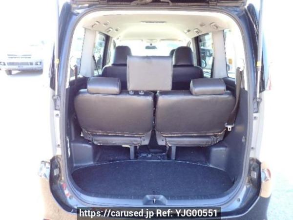 Used 2010 AT toyota voxy ZRR70W Image[6]