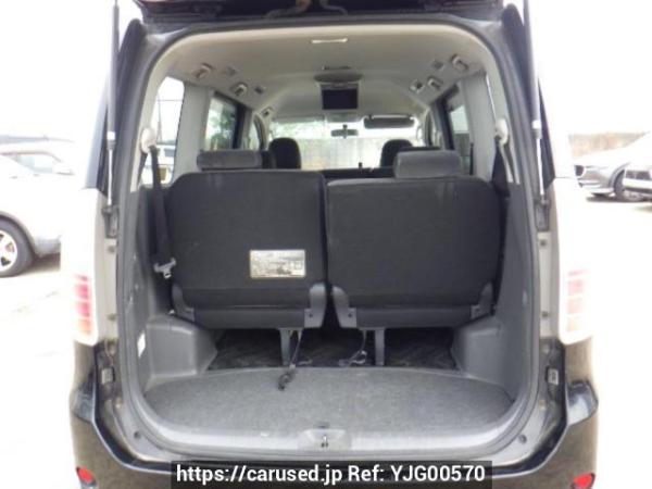 Used 2007 AT toyota noah ZRR70G Image[8]