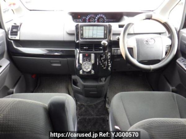 Used 2007 AT toyota noah ZRR70G Image[17]