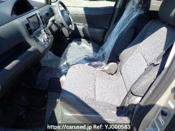 Used 2005 AT toyota raum NCZ20 Image[12]