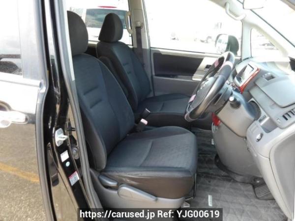 Used 2009 AT toyota voxy ZRR70W Image[13]