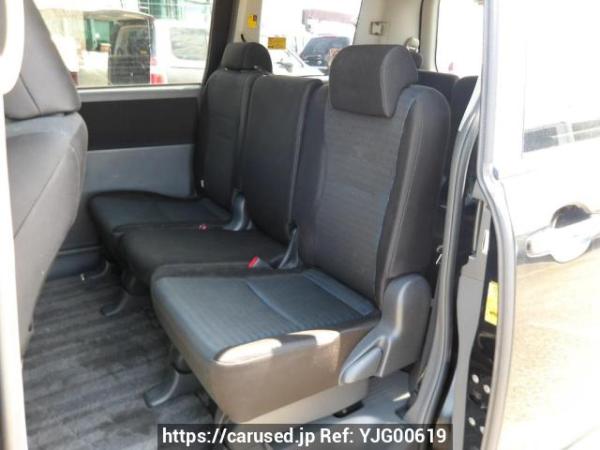 Used 2009 AT toyota voxy ZRR70W Image[16]